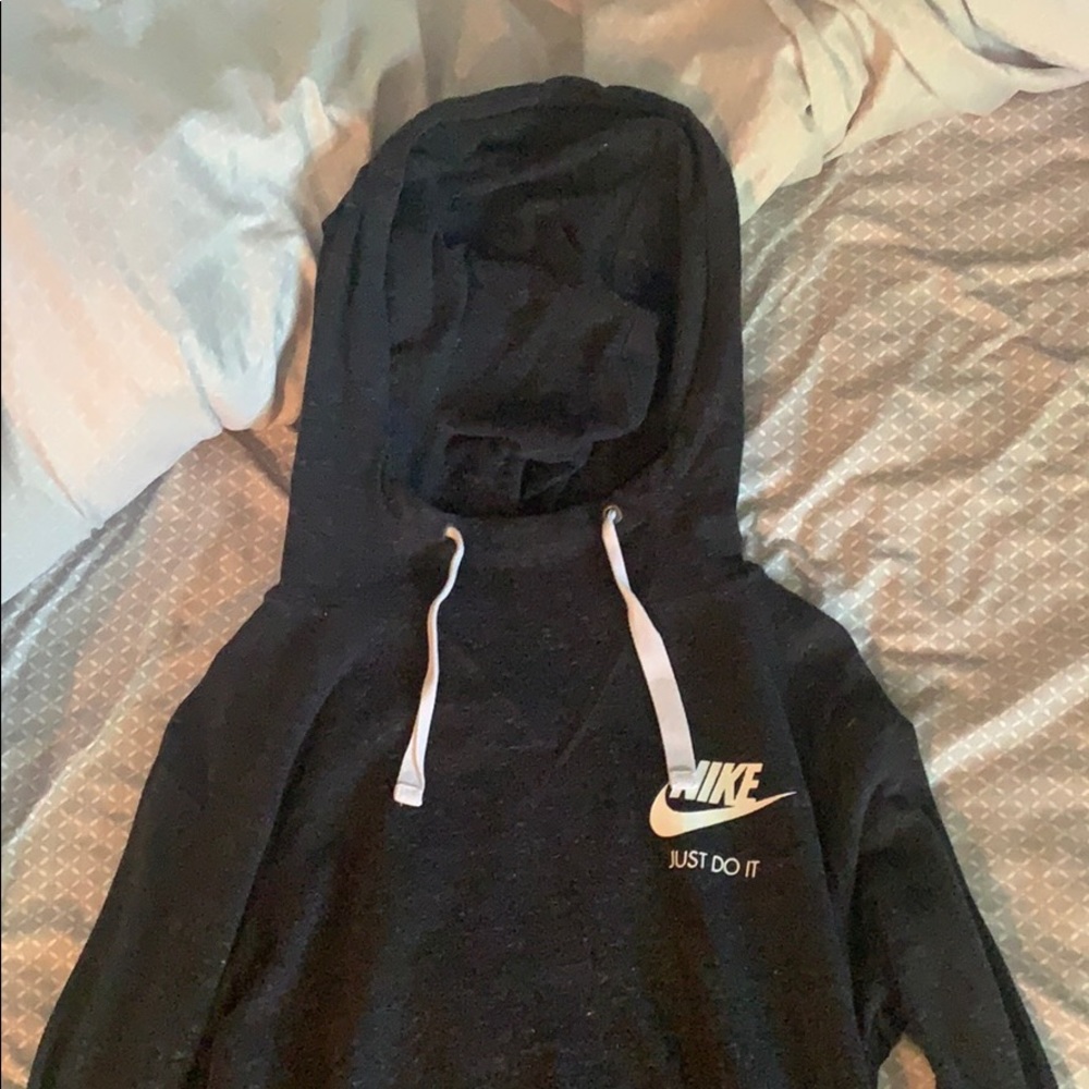 Gray nike sweatshirt